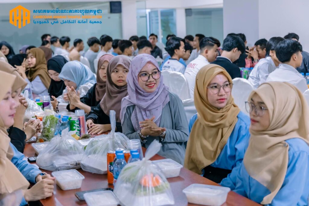 ការឧបត្ថម្ភអាហារសម្រាប់ Iftar ដោយ Dr. Muhammed Sajjad Khan ម្ចាស់ជំនួយមកពីប្រទេសអង់គ្លេស (UK)